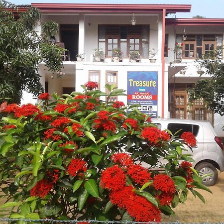 Treasure House Tourist Rest Hotel อนุราธปุระ ภายนอก รูปภาพ