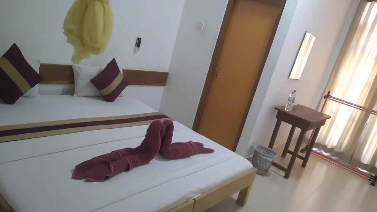 Treasure House Tourist Rest Hotel อนุราธปุระ ภายนอก รูปภาพ